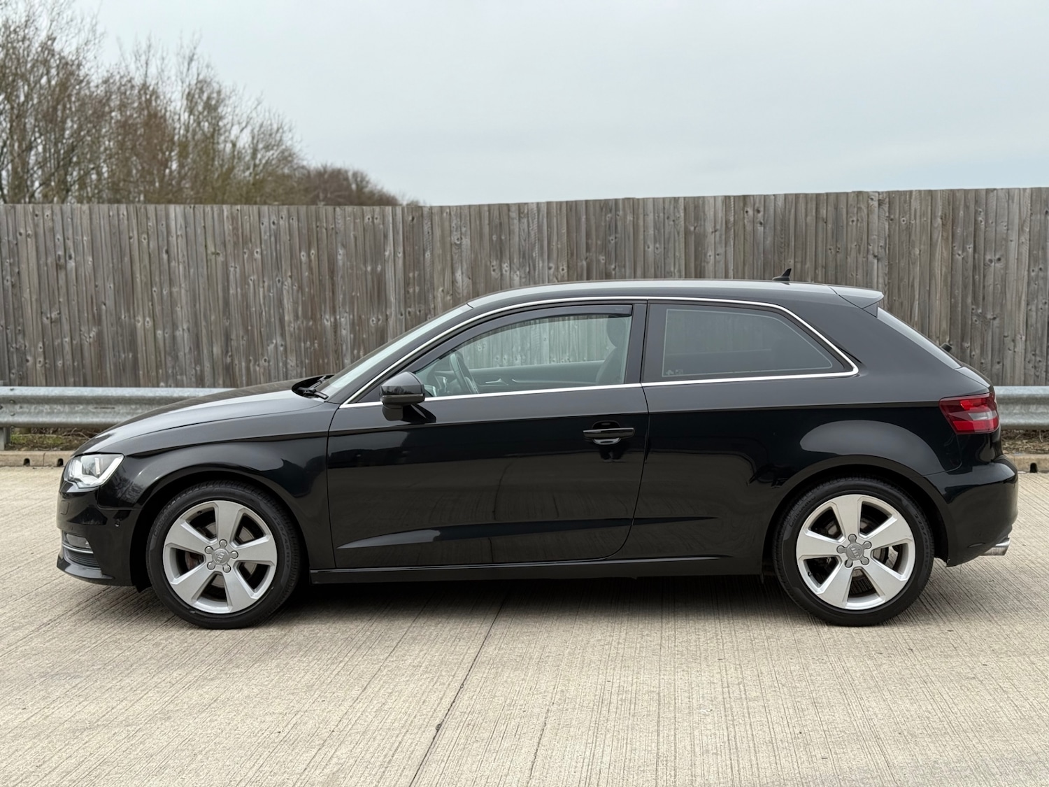 Used Audi A3 2015 for sale - 77991921: Photo 2