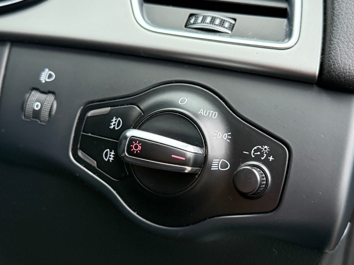 Used Audi A4 2014 for sale - 77028317: Photo 17