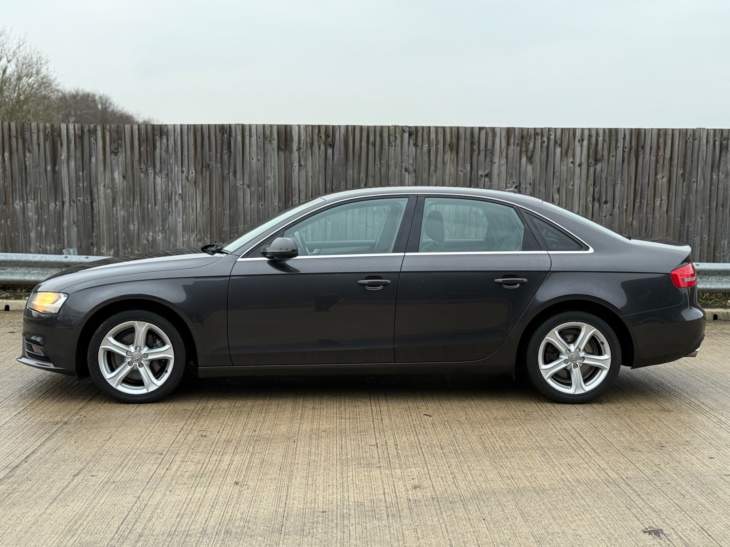 Used Audi A4 2014 for sale - 77028317: Photo 2
