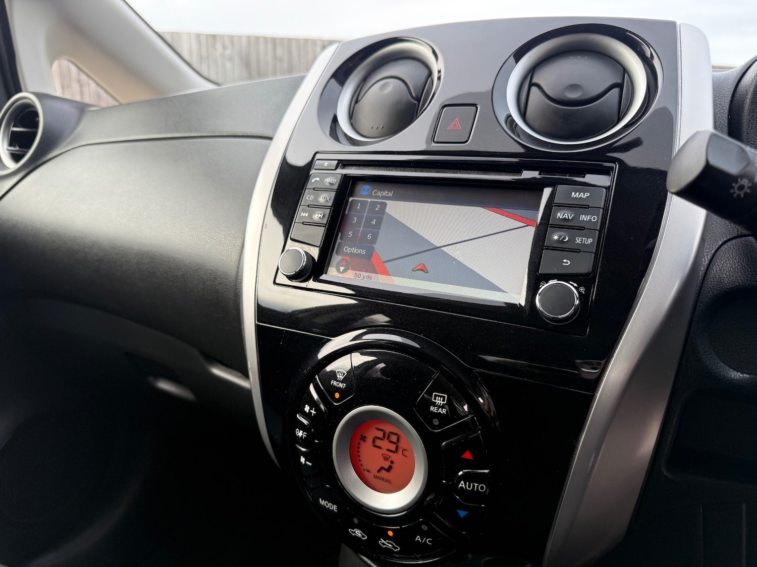 Used Nissan Note 2015 for sale - 76418574: Photo 10
