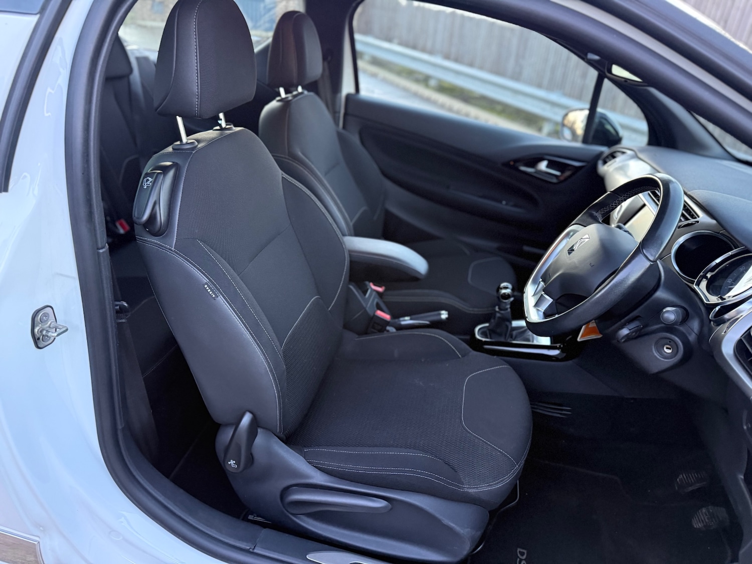 Used Citroen DS3 2016 for sale - 76799079: Photo 10