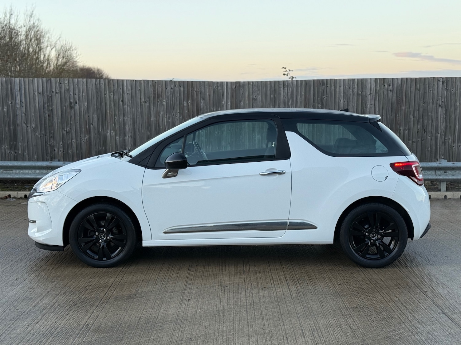 Used Citroen DS3 2016 for sale - 76799079: Photo 2