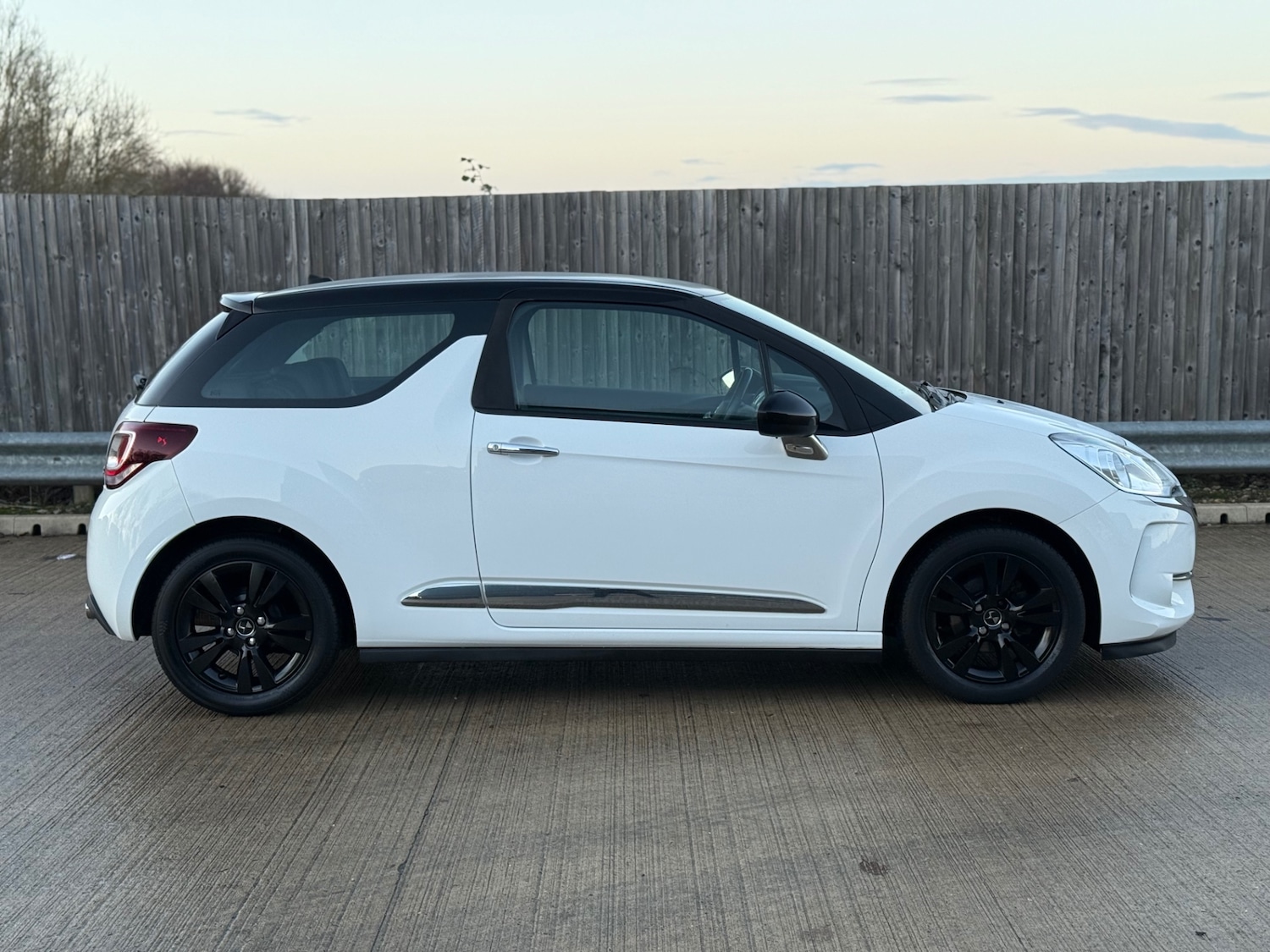 Used Citroen DS3 2016 for sale - 76799079: Photo 6
