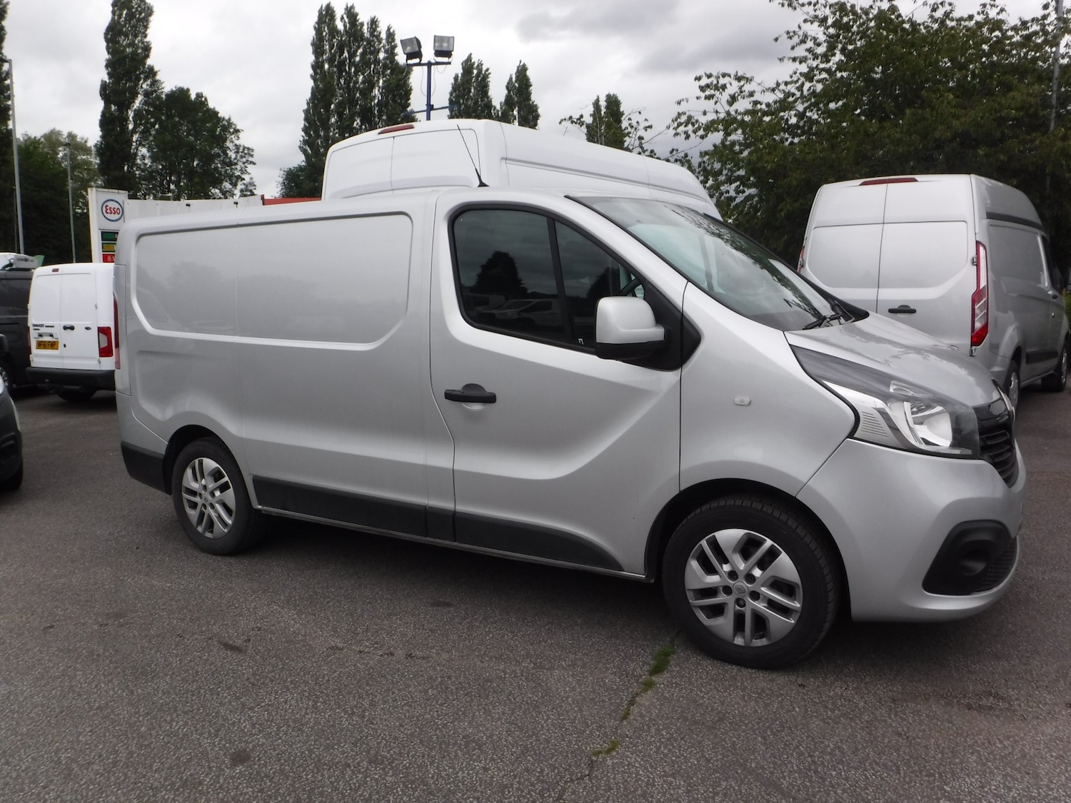Used Renault Trafic 2019 for sale - 76863921: Photo 2