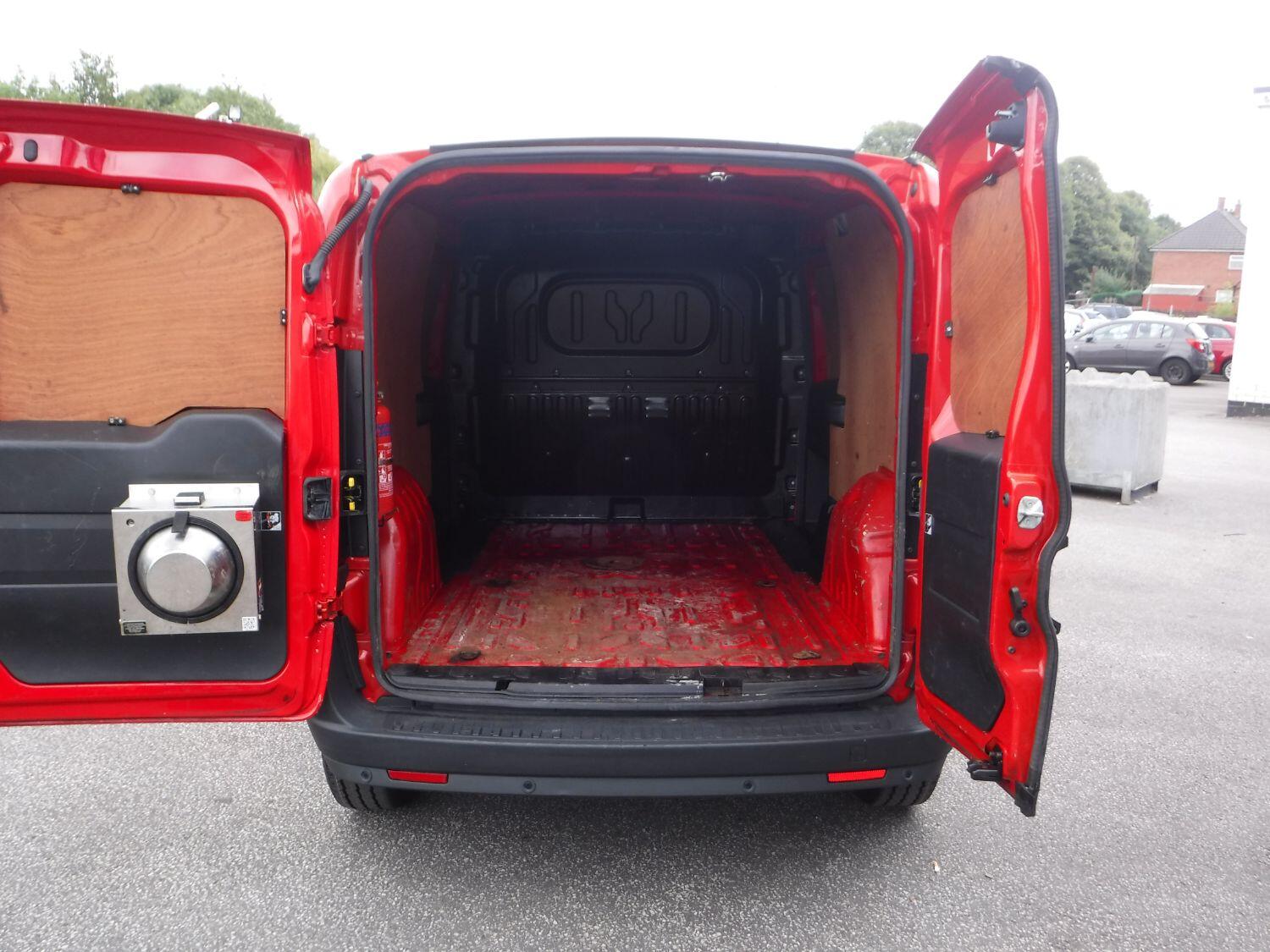 Used Vauxhall Combo 2017 for sale - 76521105: Photo 4