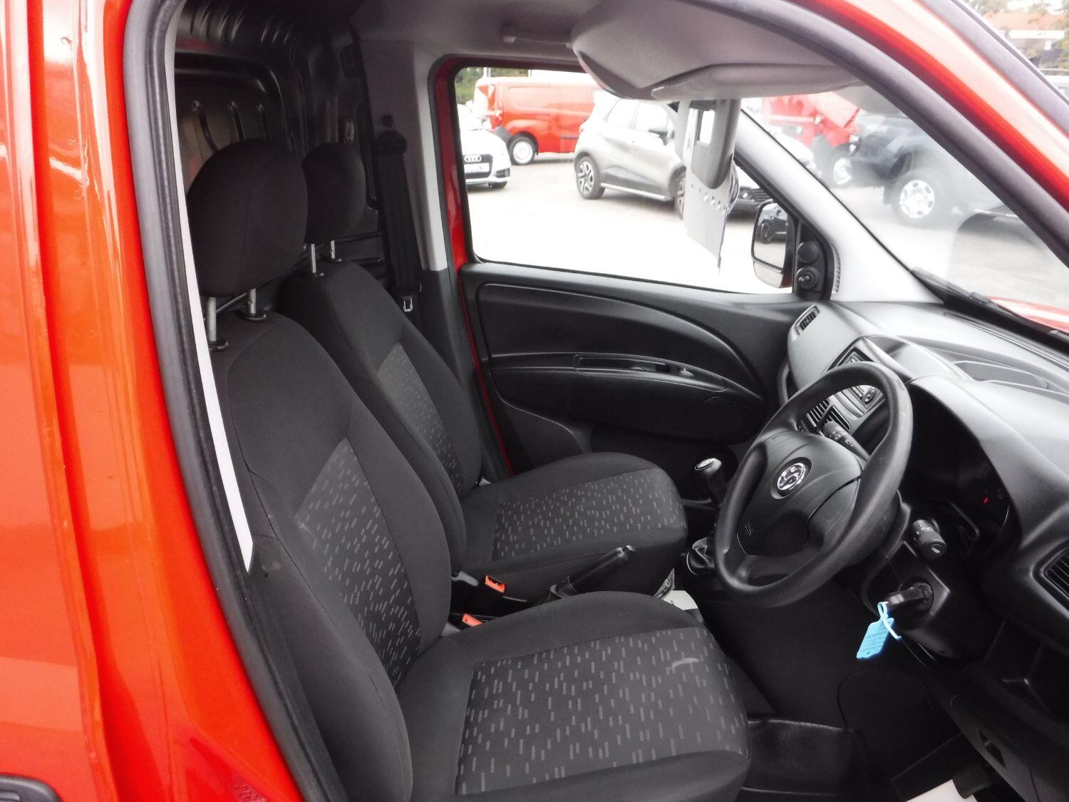 Used Vauxhall Combo 2017 for sale - 76521105: Photo 8