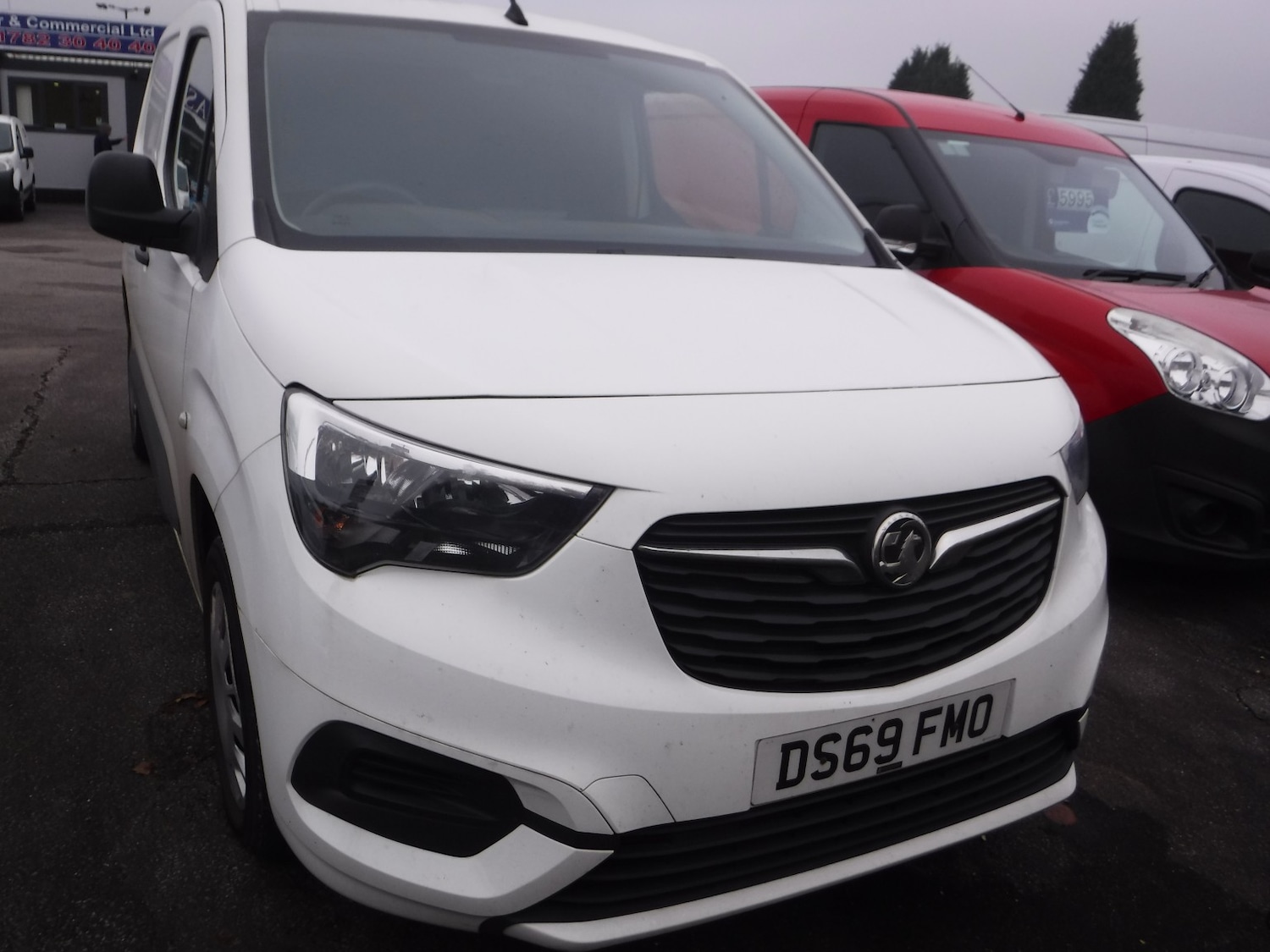 Used Vauxhall Combo 2019 for sale - 76510904: Photo 2