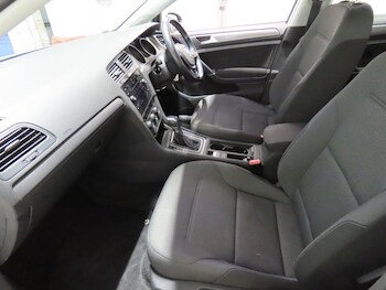 Used Volkswagen Golf 2019 for sale - 78725610: Photo