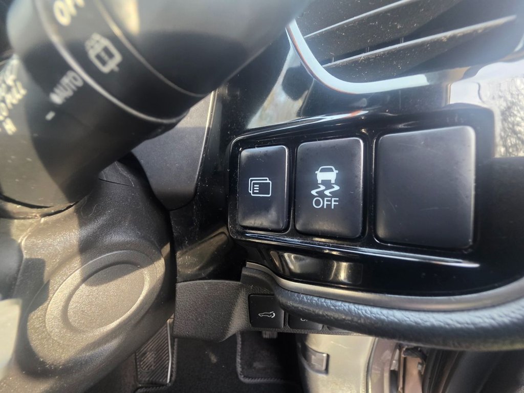 Used Mitsubishi Outlander 2015 for sale - 77437236: Photo 28