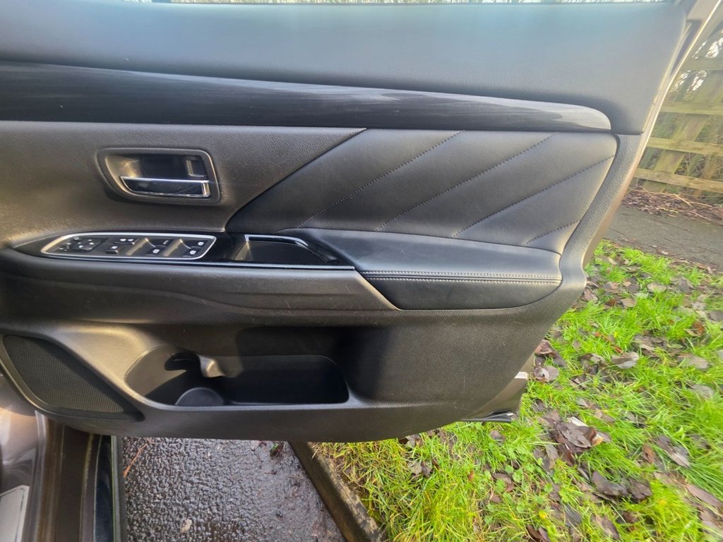 Used Mitsubishi Outlander 2015 for sale - 77437236: Photo 30