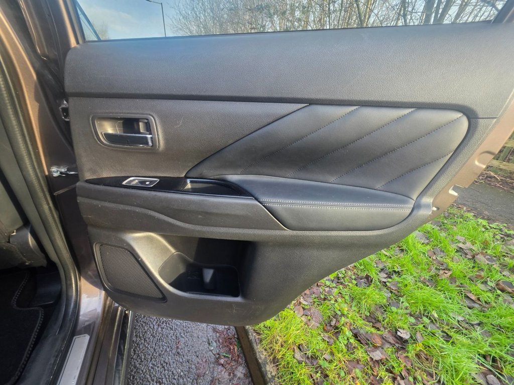 Used Mitsubishi Outlander 2015 for sale - 77437236: Photo 32