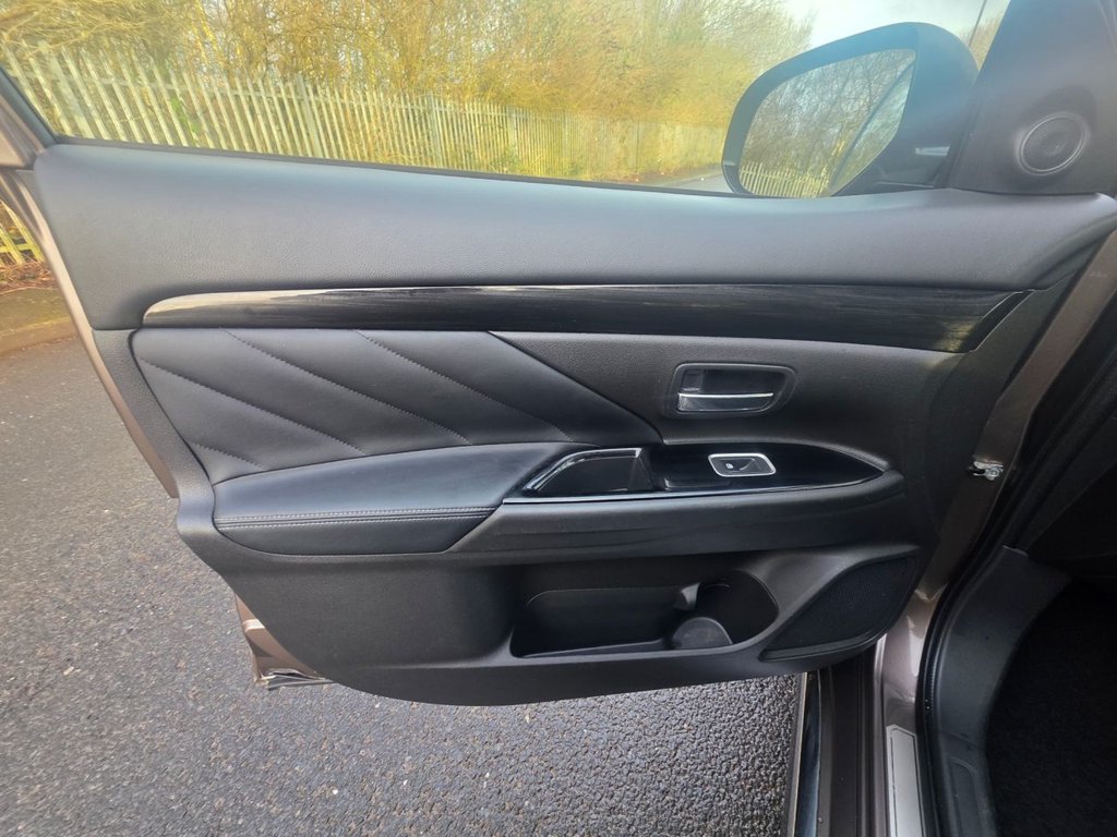 Used Mitsubishi Outlander 2015 for sale - 77437236: Photo 33