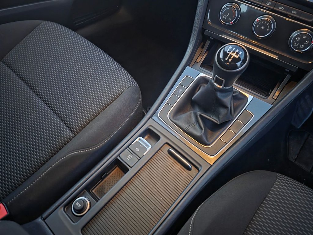 Used Volkswagen Golf 2017 for sale - 77133331: Photo 26