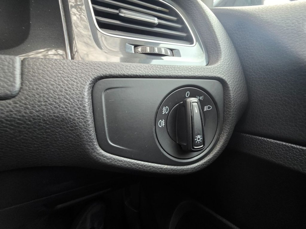 Used Volkswagen Golf 2017 for sale - 77133331: Photo 31