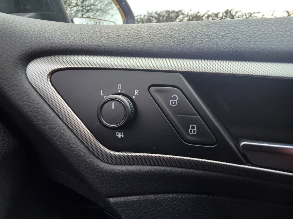 Used Volkswagen Golf 2017 for sale - 77133331: Photo 32