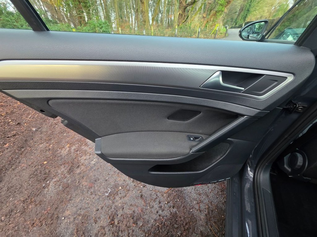 Used Volkswagen Golf 2017 for sale - 77133331: Photo 34