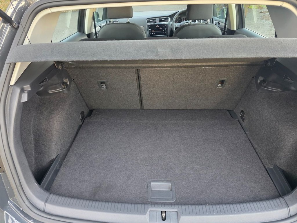 Used Volkswagen Golf 2017 for sale - 77133331: Photo 41