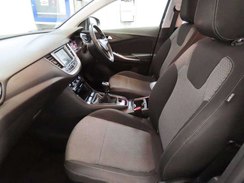 Used Vauxhall Grandland X 2018 for sale - 76482244: Photo 2