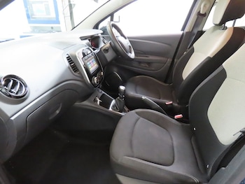 Used Renault Captur 2020 for sale - 79289284: Photo