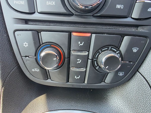 Used Vauxhall Meriva 2016 for sale - 75098642: Photo 16