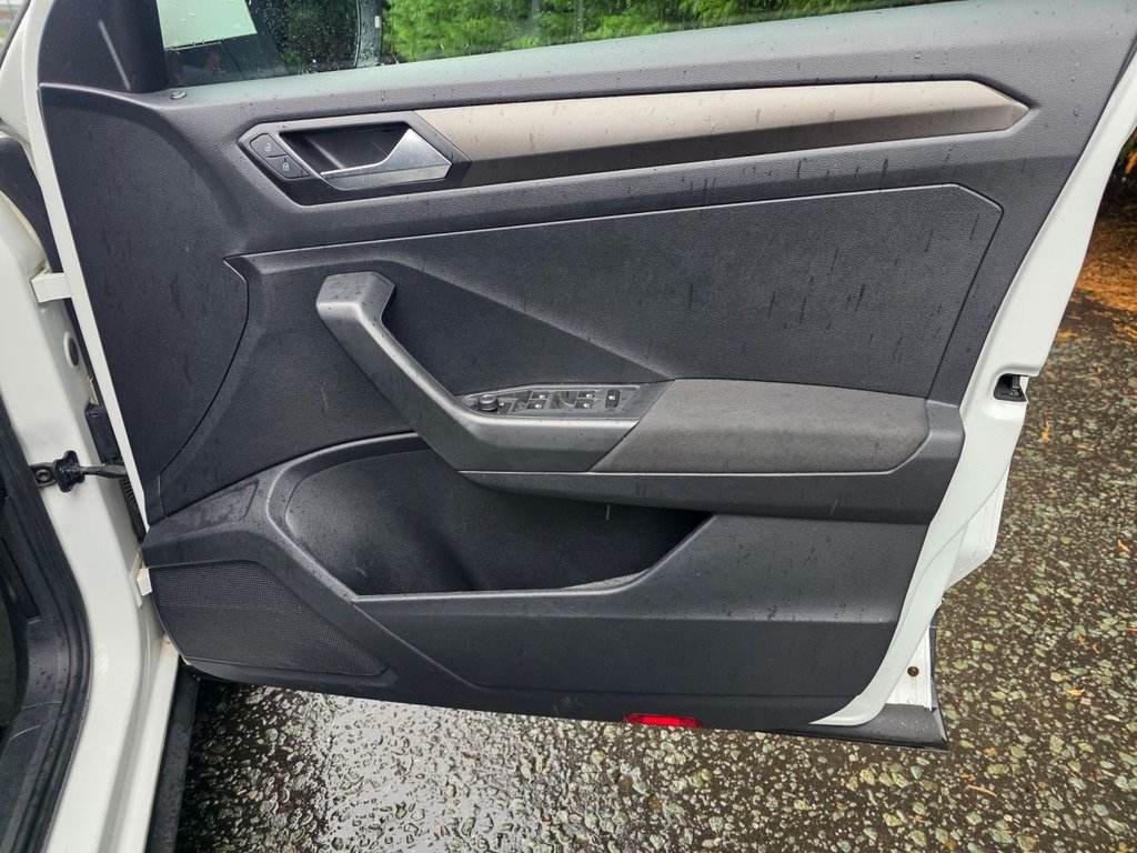 Used Volkswagen T-Roc 2018 for sale - 76792305: Photo 41