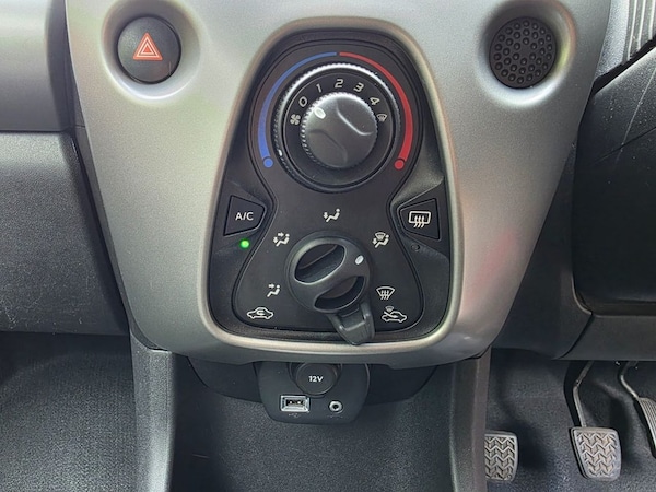 Used Toyota AYGO 2015 for sale - 75573084: Photo 23