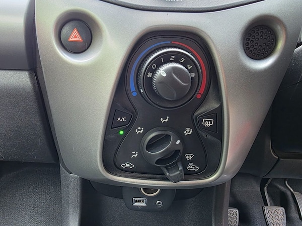 Used Toyota AYGO 2015 for sale - 75573084: Photo 24