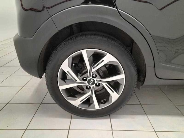 Used Kia Stonic 2021 for sale - 76138322: Photo 8