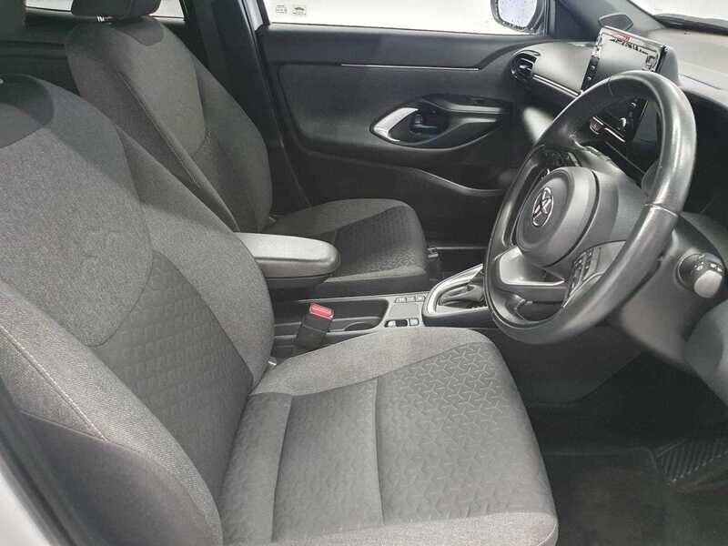 Used Toyota Yaris Cross 2021 for sale - 77045295: Photo 12