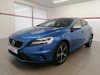 Used Volvo V40 2019 for sale - 76135944: Photo