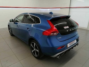 Used Volvo V40 2019 for sale - 76135944: Photo