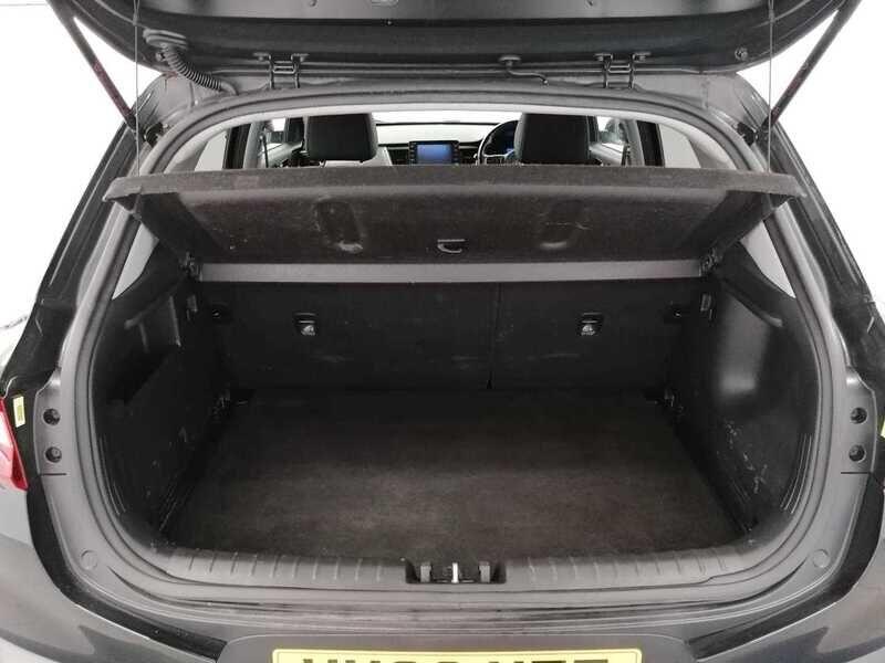 Used Kia Stonic 2019 for sale - 76135849: Photo 8