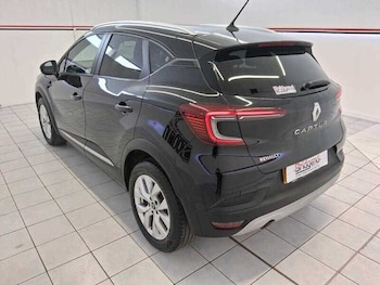 Used Renault Captur 2020 for sale - 77045207: Photo