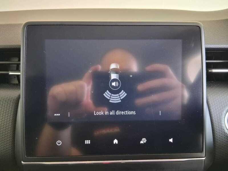 Used Renault Clio 2021 for sale - 76992840: Photo 19