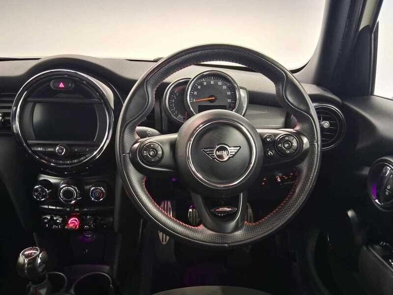 Used MINI Hatch 2019 for sale - 76136294: Photo 9
