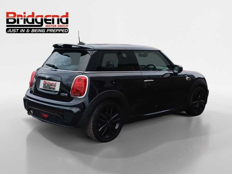 Used MINI Hatch 2019 for sale - 77045240: Photo 3