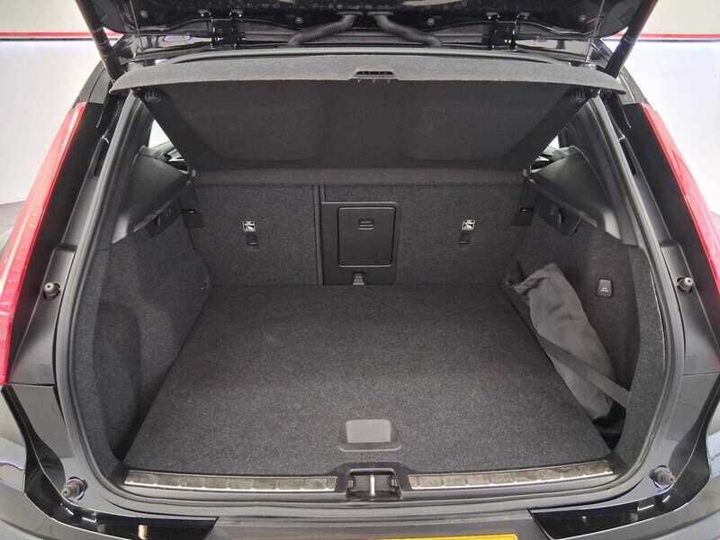 Used Volvo XC40 2020 for sale - 77045287: Photo 8