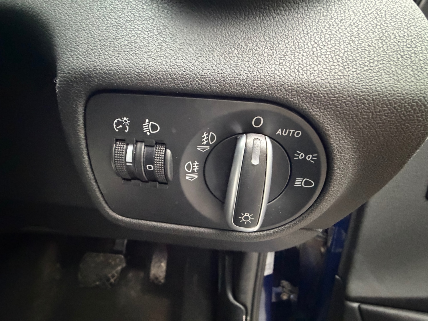 Used Audi A1 2013 for sale - 77639352: Photo 18