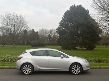 Used Vauxhall Astra 2010 for sale - 77069260: Photo