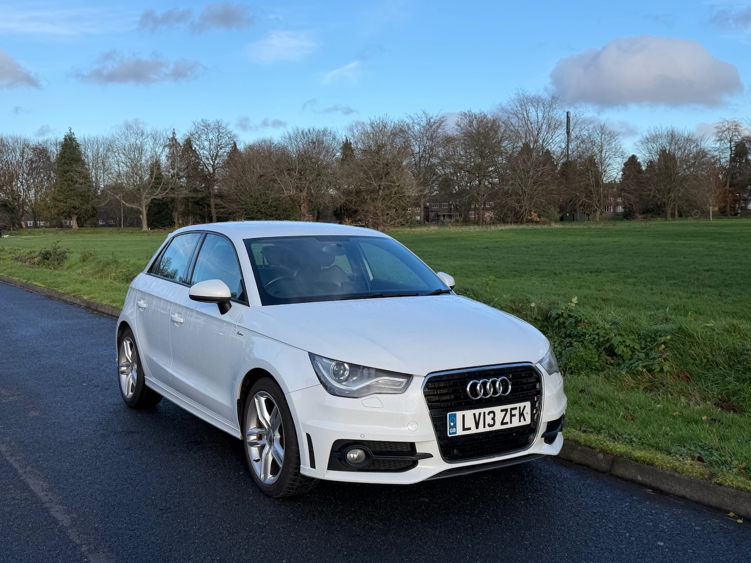Used Audi A1 2013 for sale - 76796637: Photo 2