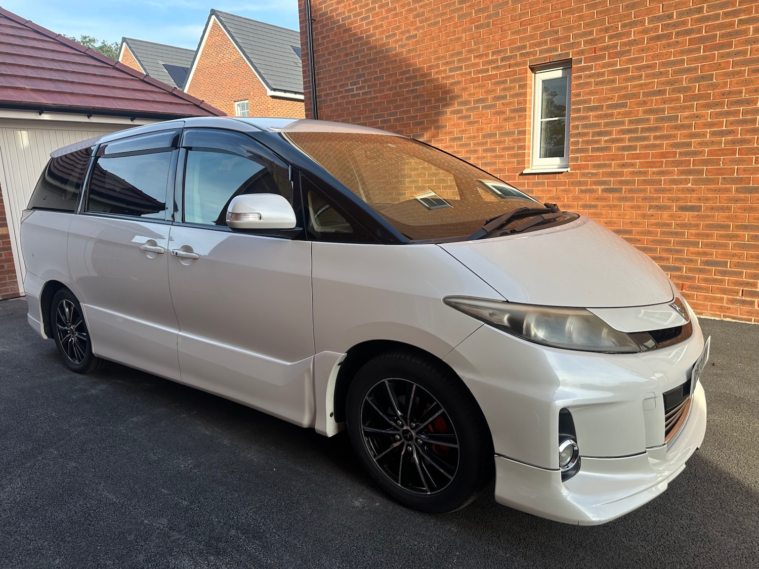 Used Toyota Estima 2022 for sale - 76492228: Photo 2