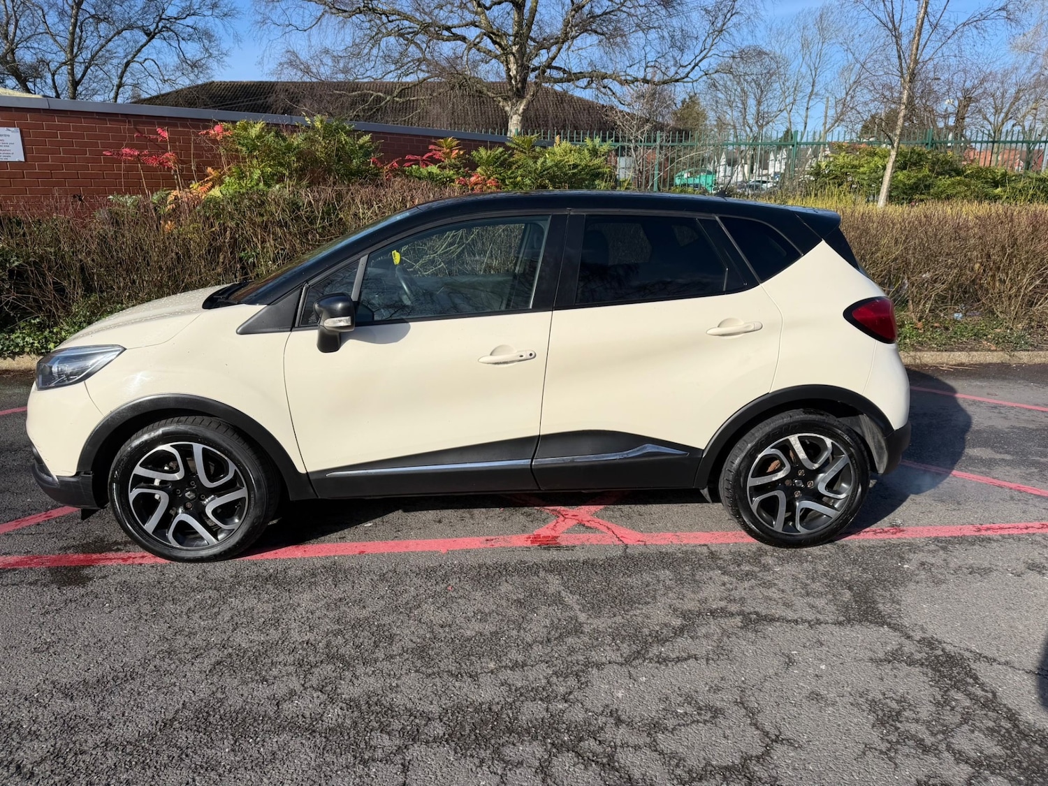 Used Renault Captur 2014 for sale - 77897405: Photo 4