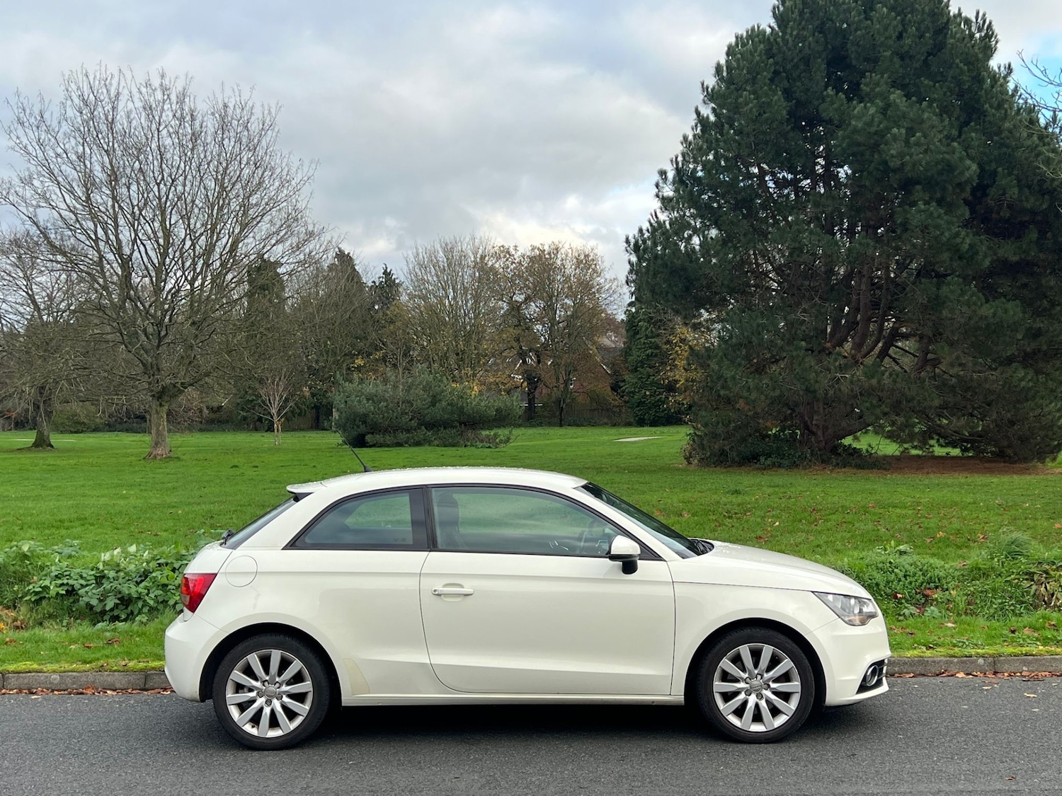 Used Audi A1 2011 for sale - 76596902: Photo 5