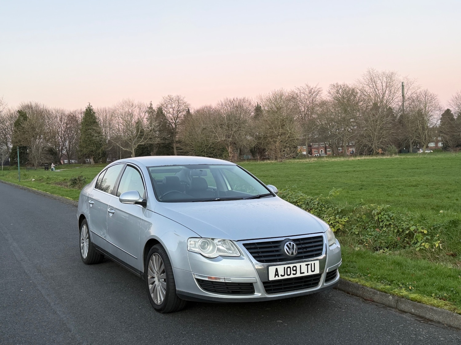 Used Volkswagen Passat 2009 for sale - 77052283: Photo 2