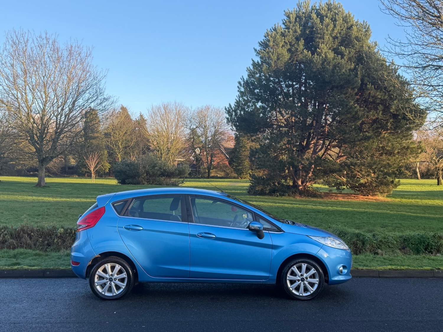 Used Ford Fiesta 2010 for sale - 77236968: Photo 4