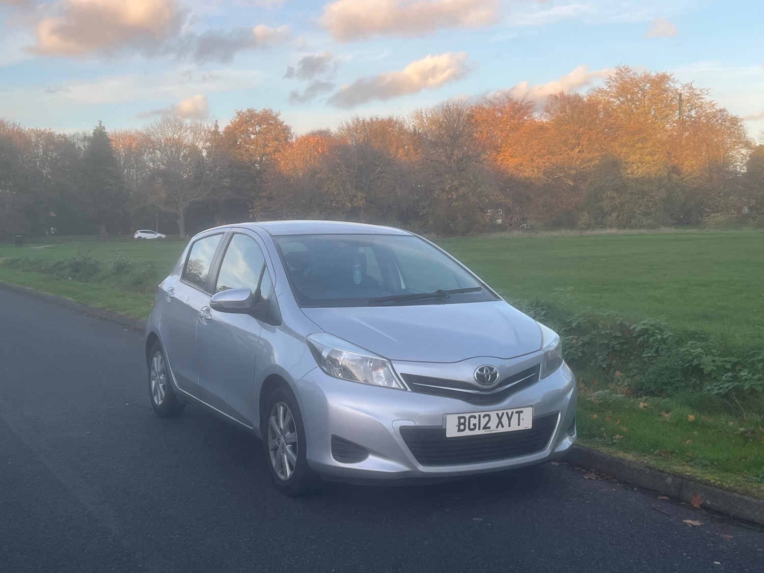 Used Toyota Yaris 2012 for sale - 76490491: Photo 2