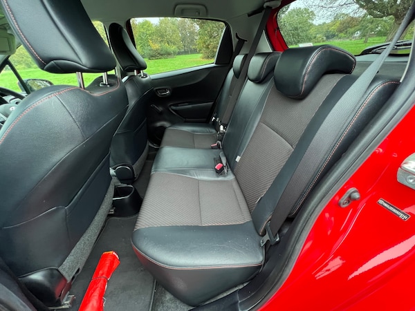 Used Toyota Yaris 2012 for sale - 76273080: Photo 15