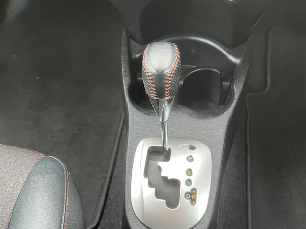 Used Toyota Yaris 2012 for sale - 76273080: Photo 22