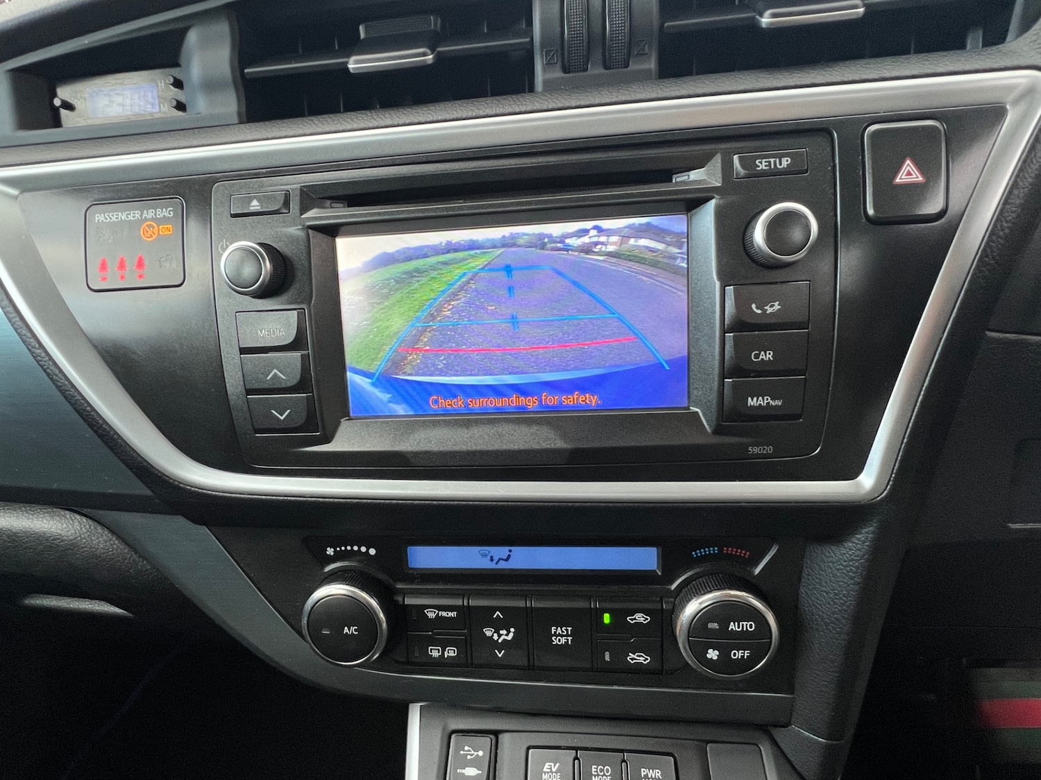 Used Toyota Auris 2013 for sale - 76358260: Photo 18