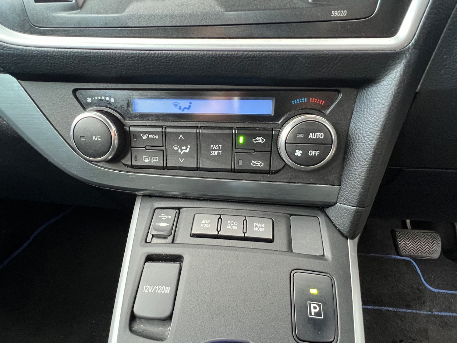 Used Toyota Auris 2013 for sale - 76358260: Photo 19
